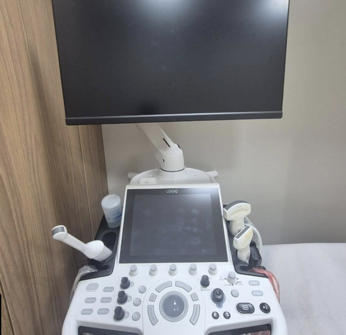 Equipamento LOGIQ de ultrassonografia na Clínica Médica Salute em São José dos Campos